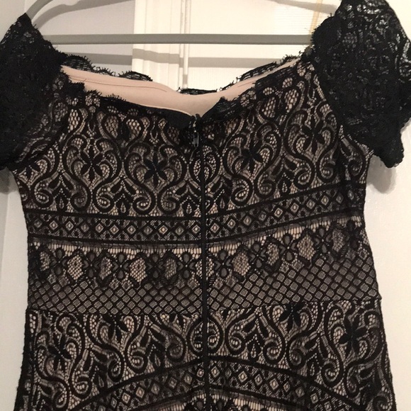 Lace dress - Picture 4 of 5